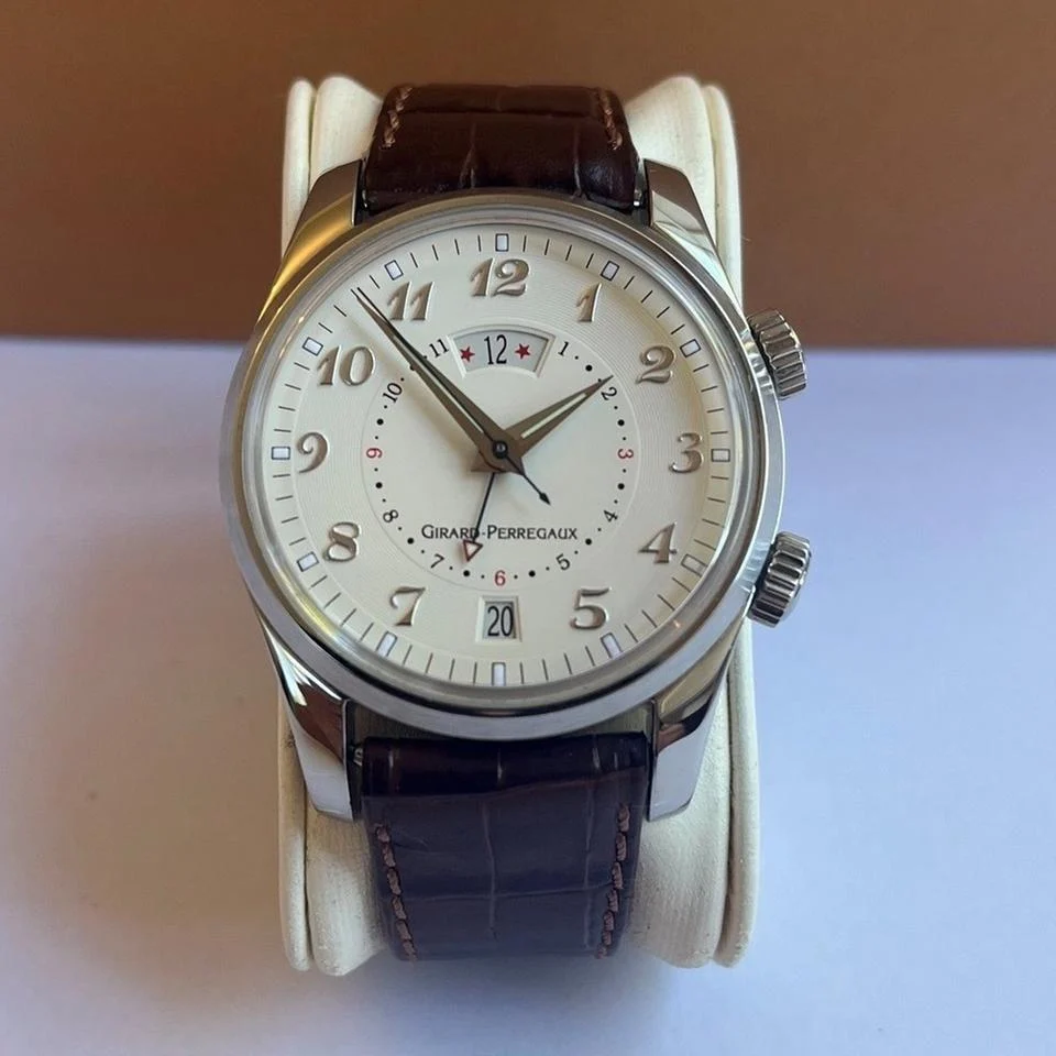 Girard Perregaux Traveller 4935