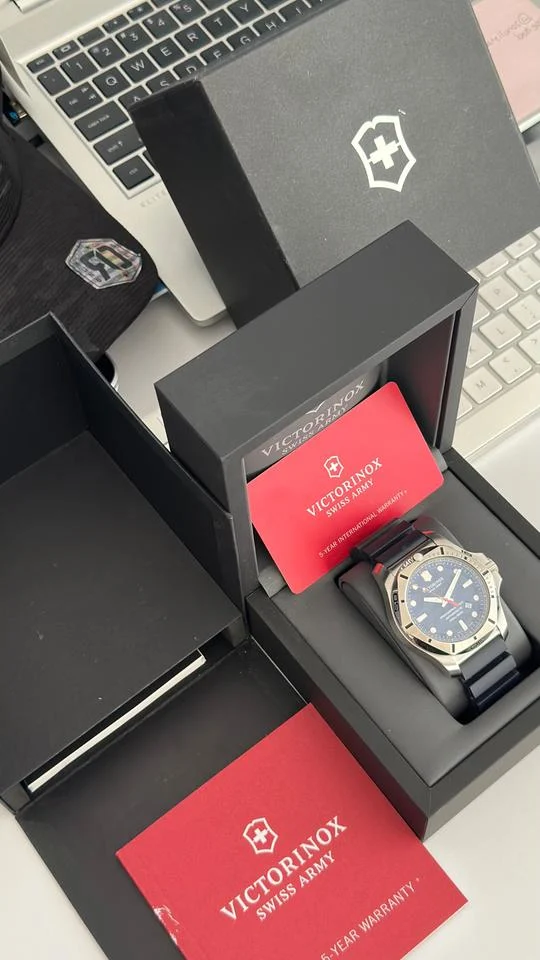 Victorinox Swiss Army I.N.O.X. 241843