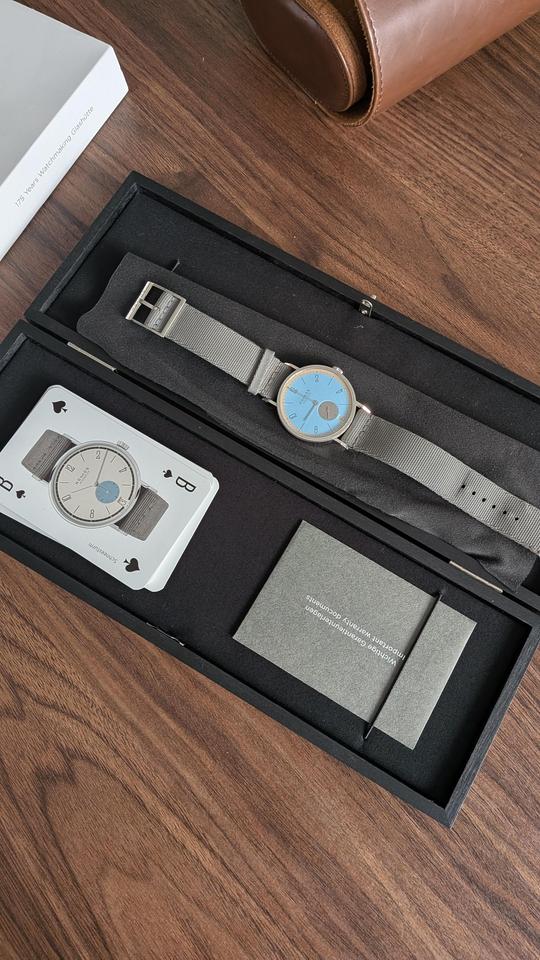 NOMOS Tangente 179.S22