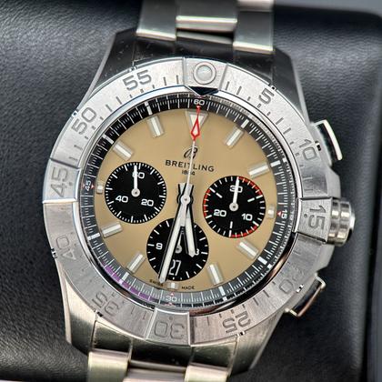 Breitling Avenger AB0147101A1A1