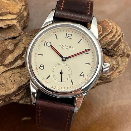 NOMOS Club 701.1