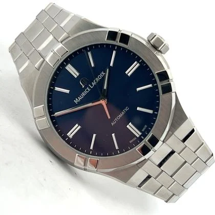 Maurice Lacroix AIKON AI6008-SS00F-430-C