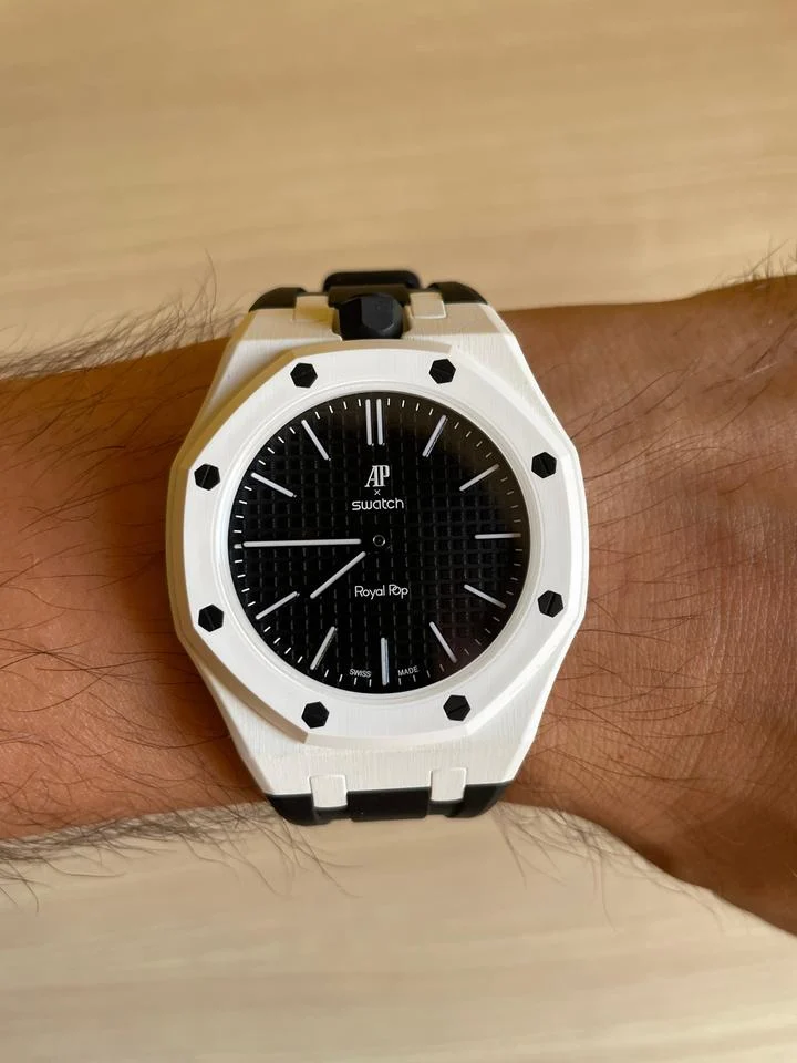 Swatch Royal Pop ssx03w101n