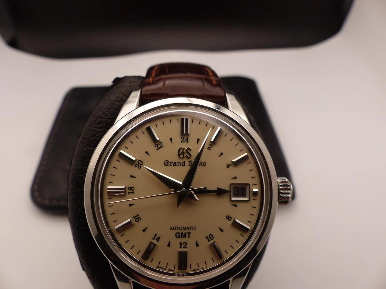 Grand Seiko Elegance Collection SBGM221
