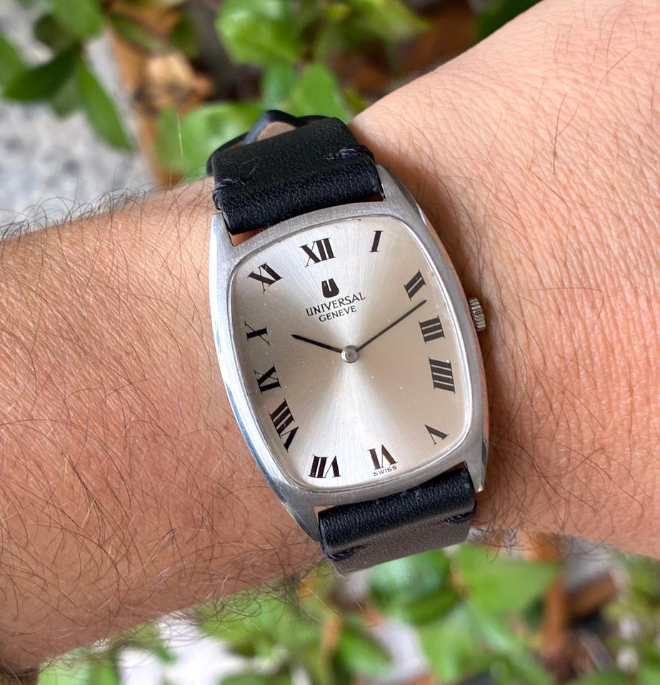 Universal Genève White Shadow 842137