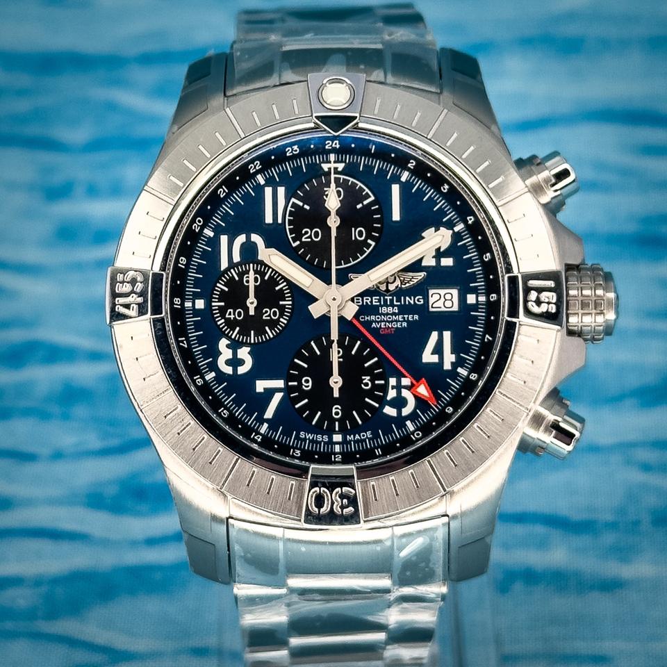 Breitling Avenger A24315101C1A1