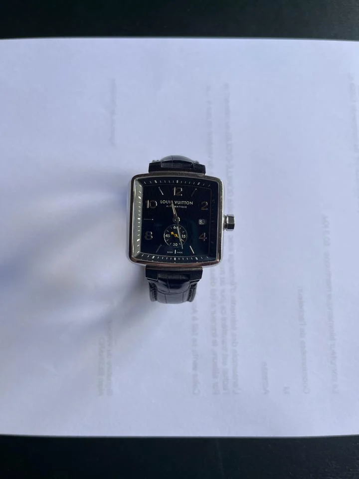 Louis Vuitton Q263G