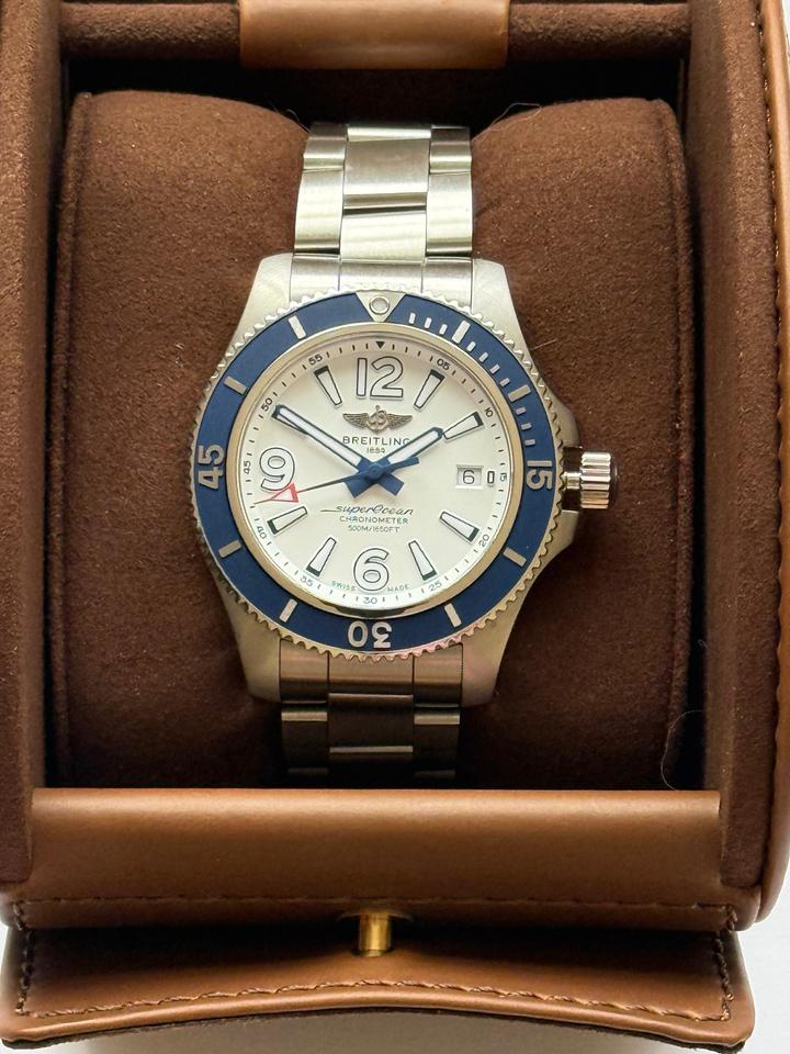 Breitling Superocean A17366D81A1A1