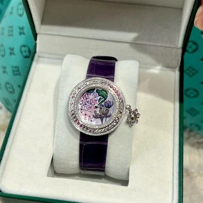 Van Cleef & Arpels Charms vcaro4jv00