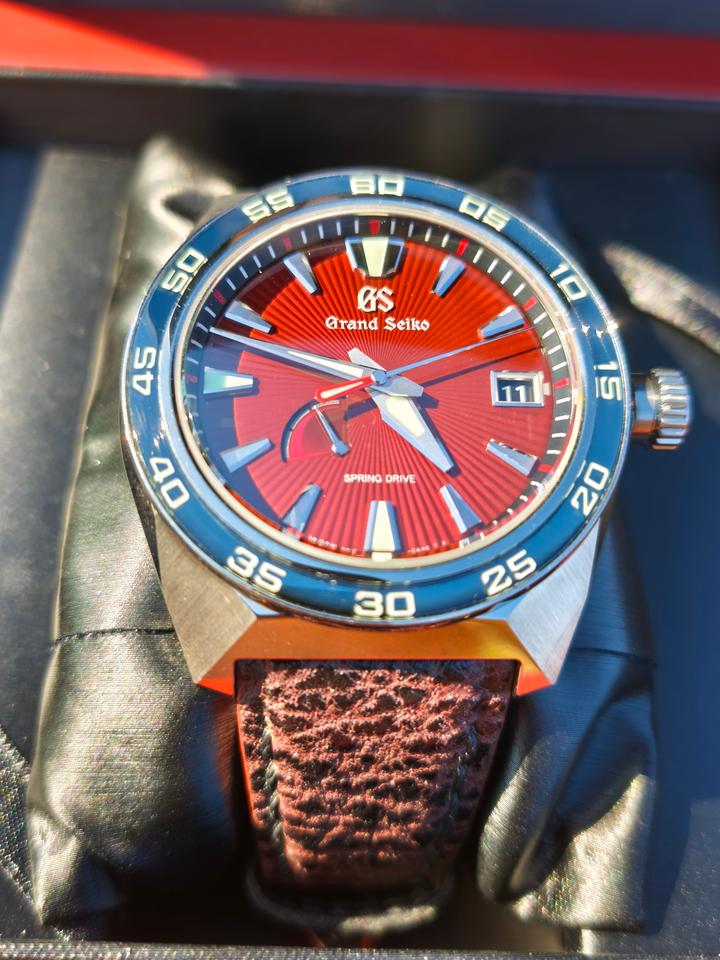 Grand Seiko Sport Collection sbga405