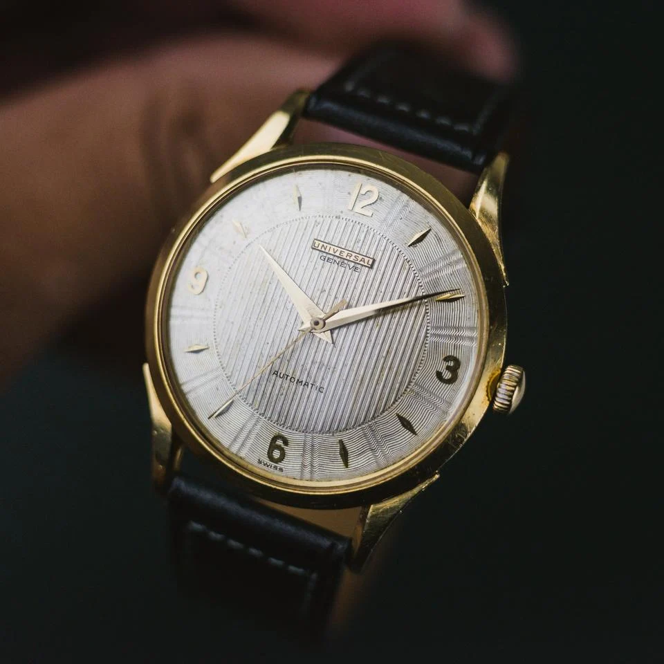 Universal Genève 10220