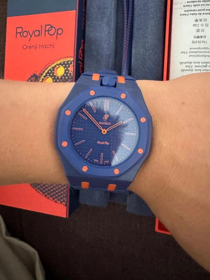Swatch Royal Pop ssx03l103n