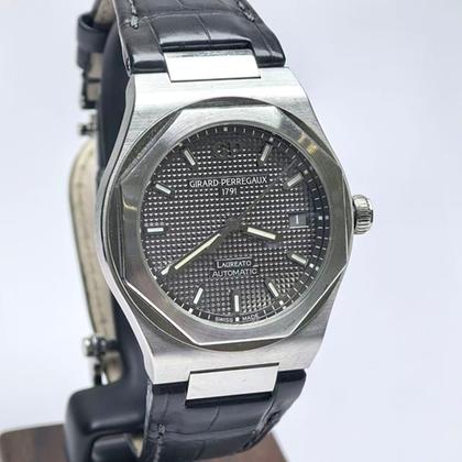 Girard Perregaux Laureato 81005-11-231-BB6A