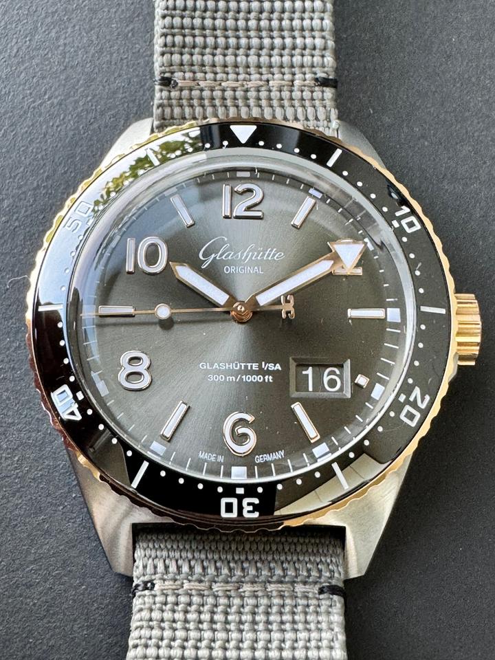 Glashütte Original Sixties 2-39-47-01-01-04