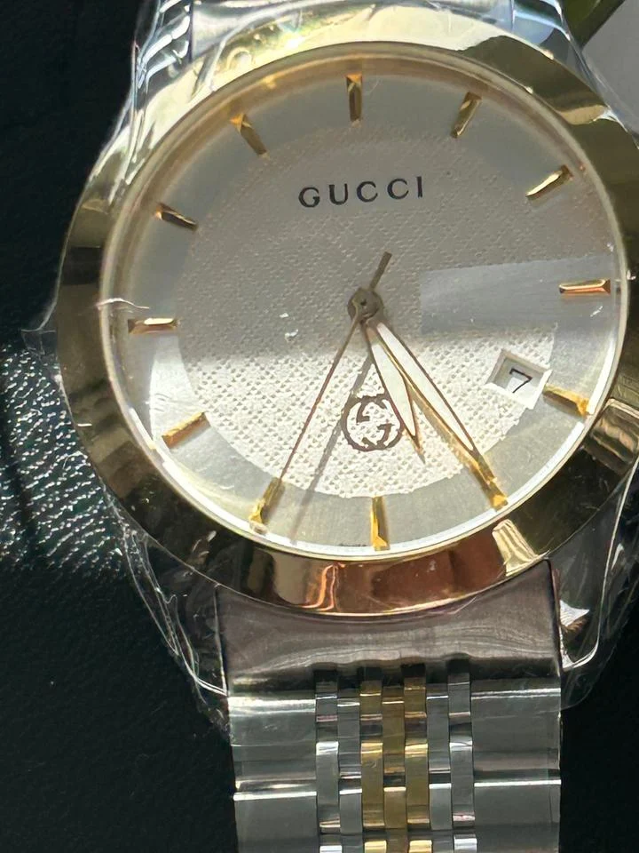 Gucci G-Timeless YA126409