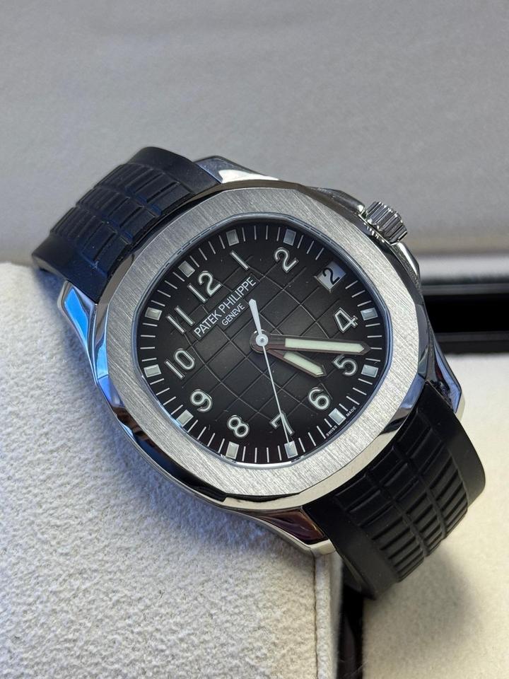 Patek Philippe Aquanaut 5165A-001