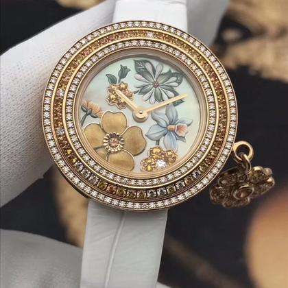 Van Cleef & Arpels Charms VCARO4JU00