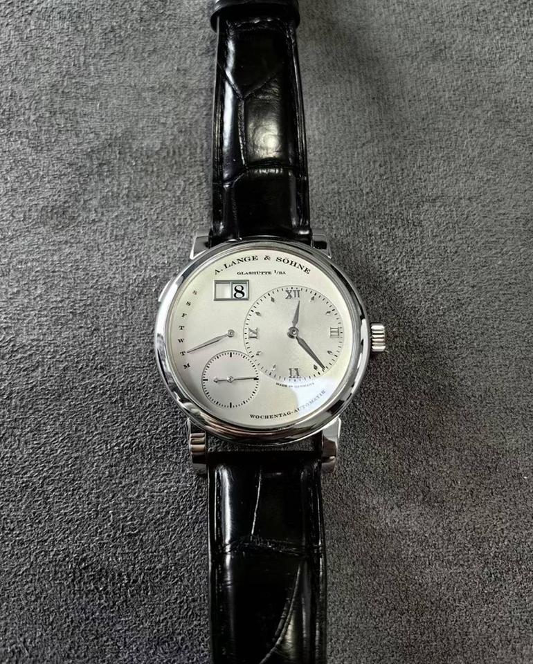 A. Lange & Söhne Lange 1 320.025