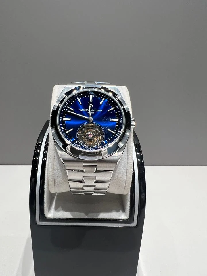 Vacheron Constantin Overseas 6000V/110A-B544