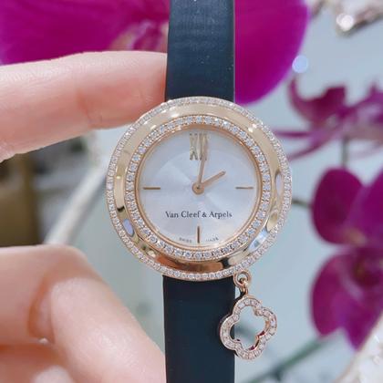 Van Cleef & Arpels Charms VCARO29800