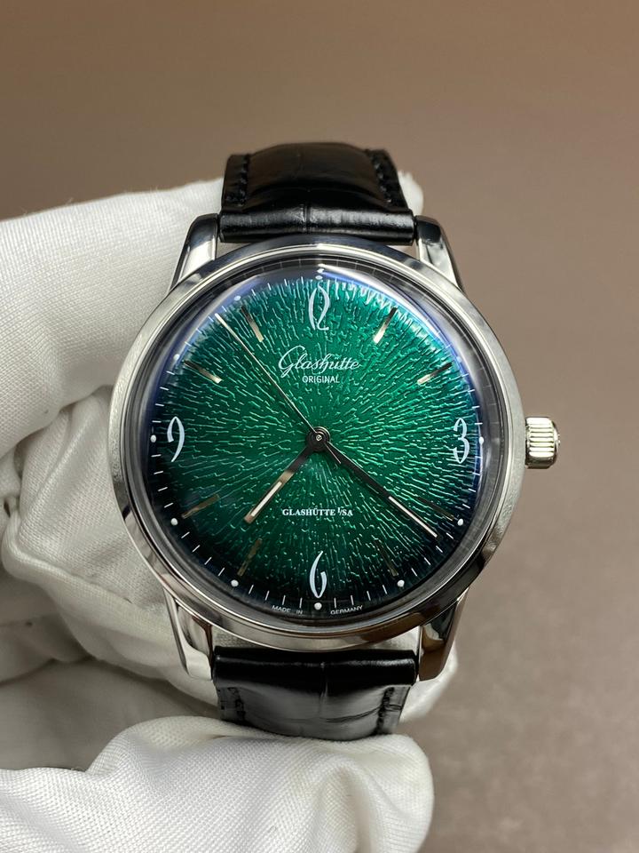 Glashütte Original Sixties 1-39-52-03-02-04