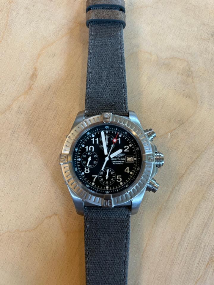 Breitling Avenger E13360