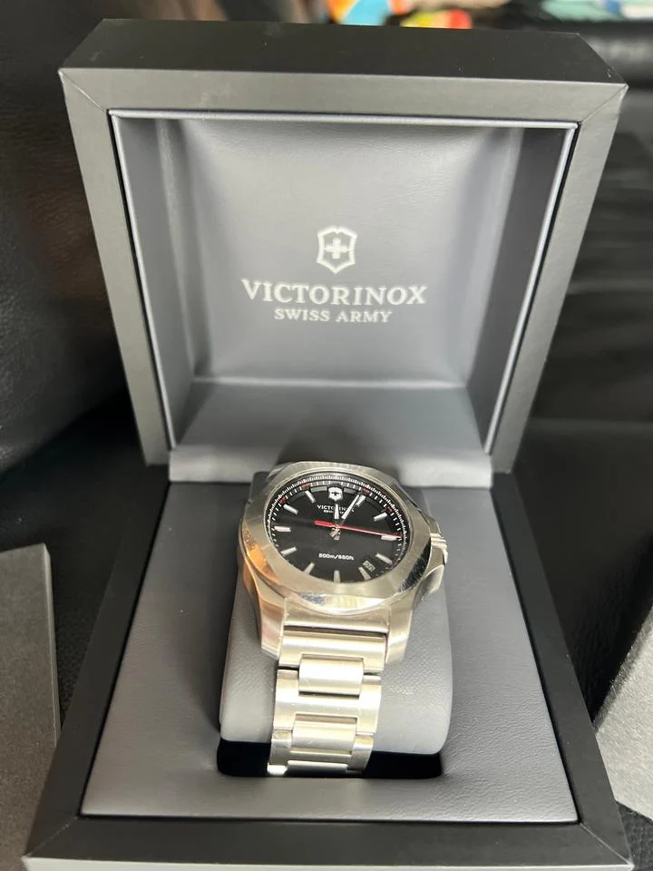 Victorinox Swiss Army I.N.O.X. 241682.1