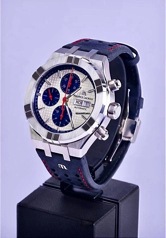 Maurice Lacroix AIKON AI6038-SS001-133-1