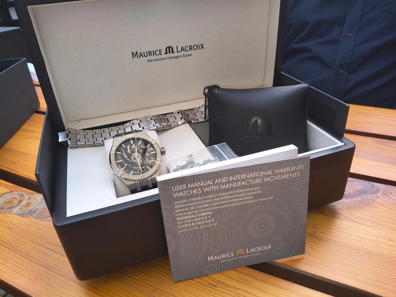 Maurice Lacroix AIKON AI6028-SS002-030-1