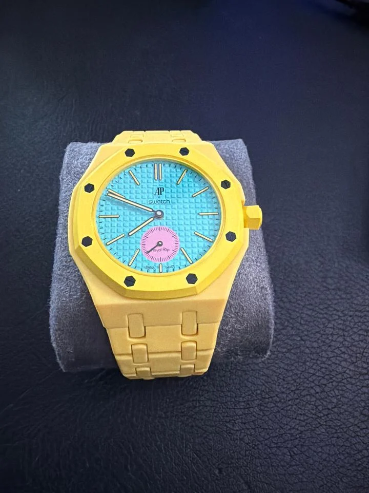 Swatch Royal Pop ssx03j100n