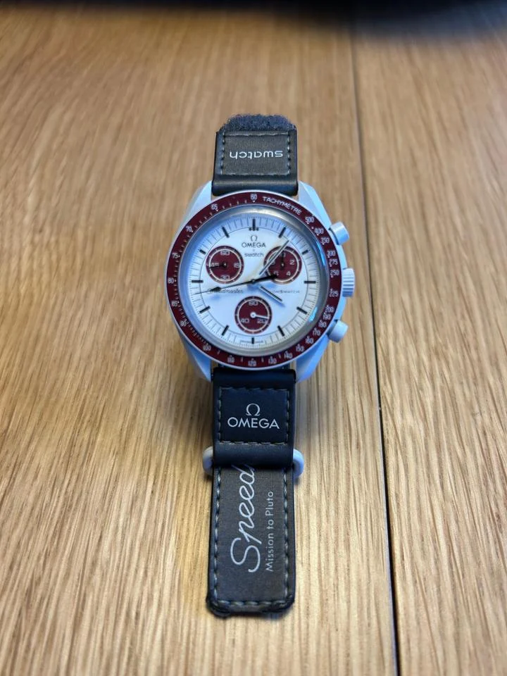 Swatch Moonswatch SO33M101