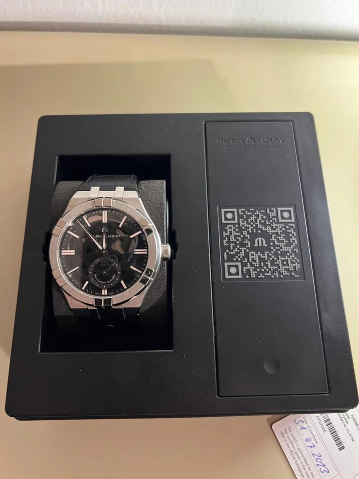Maurice Lacroix AIKON AI6088-SS002-030-1