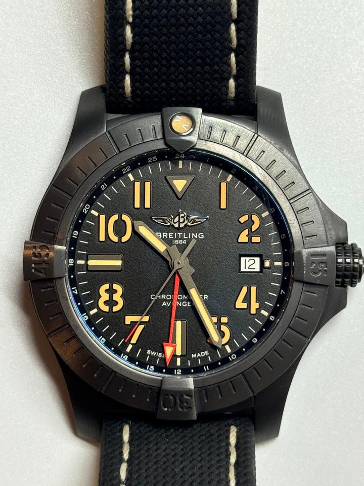 Breitling Avenger V32395101B1X1