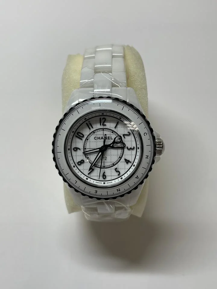 Chanel J12 H9763