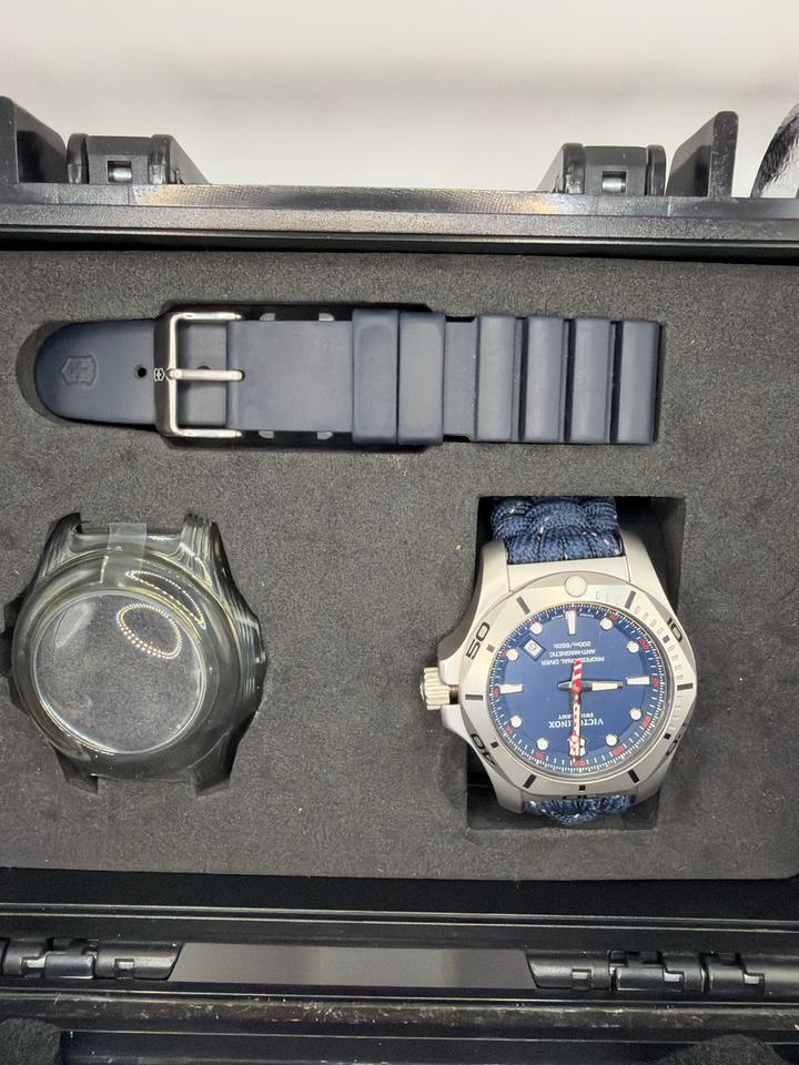 Victorinox Swiss Army I.N.O.X. 241843