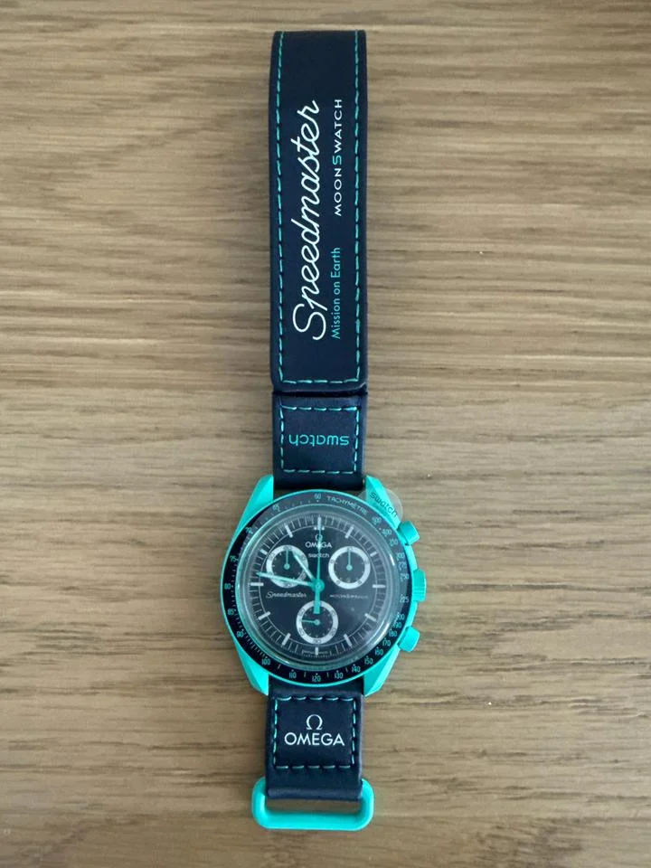Swatch Moonswatch SO33L103