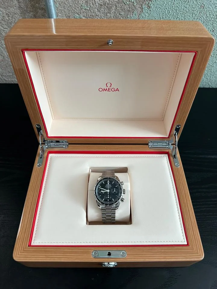 Omega Speedmaster 324.30.38.50.01.001