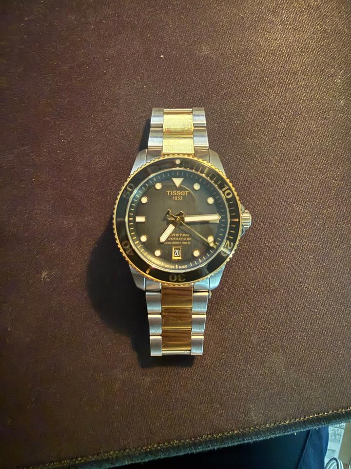 Tissot Seastar 1000 T1208072205100