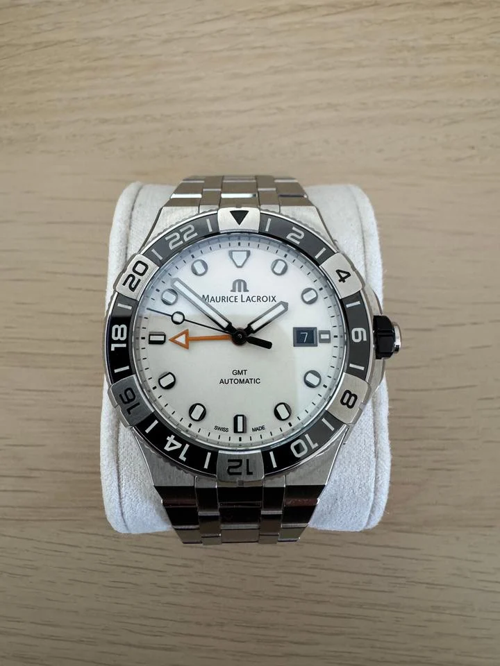 Maurice Lacroix AIKON AI6158-SS001-130-2