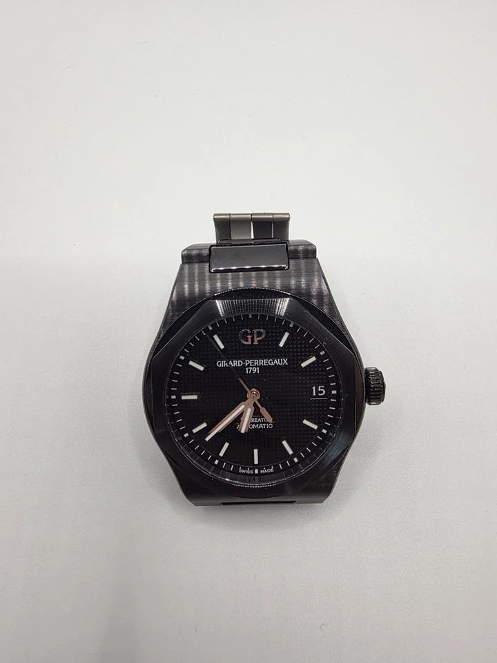 Girard Perregaux Laureato 81010-32-631-32A