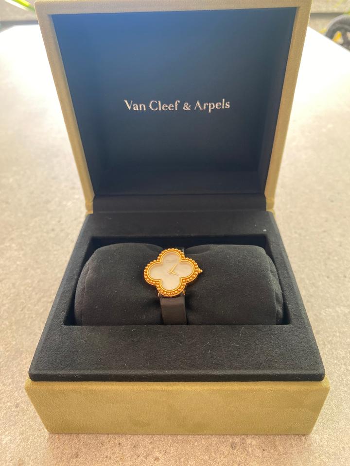 Van Cleef & Arpels Alhambra VCARD22000