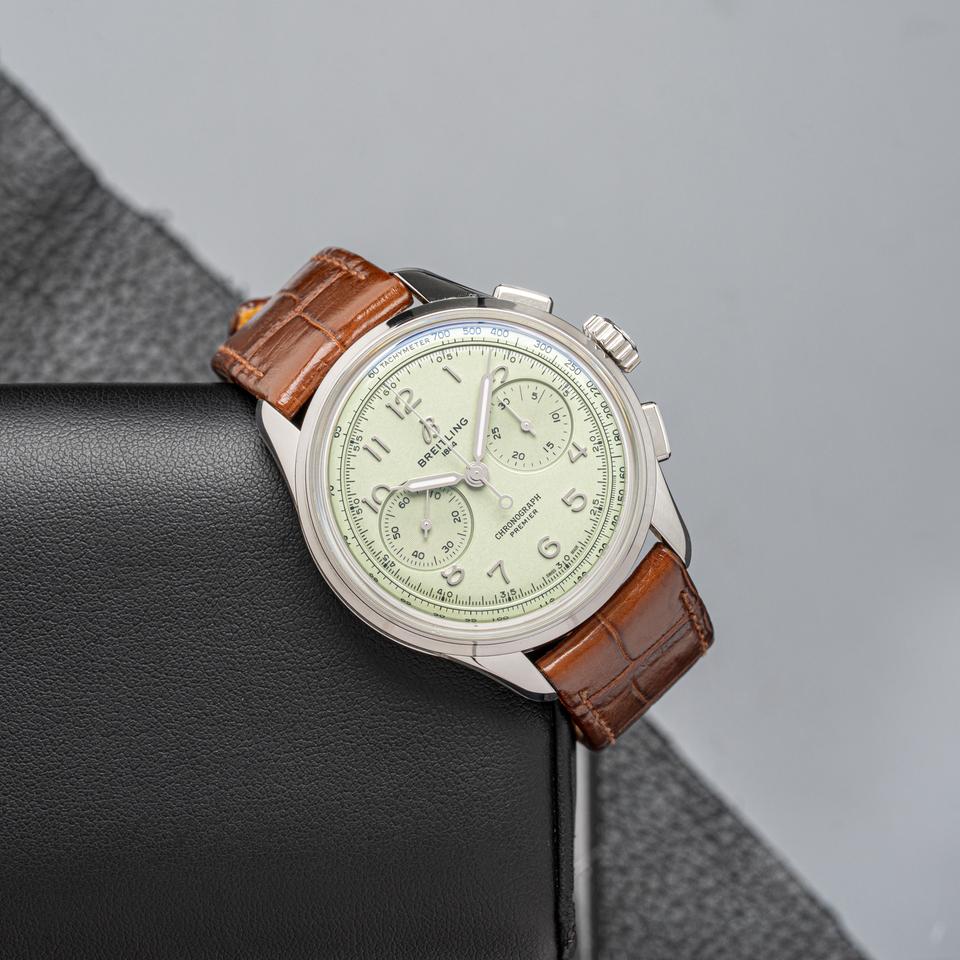 Breitling Top Time AB0930D31L1P1