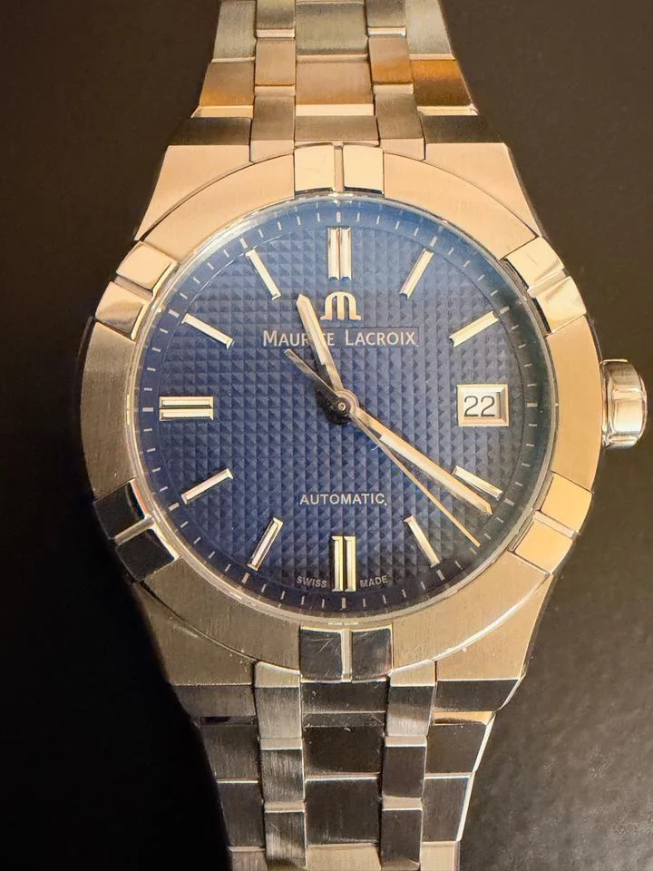 Maurice Lacroix AIKON AI6007-SS002-430-1