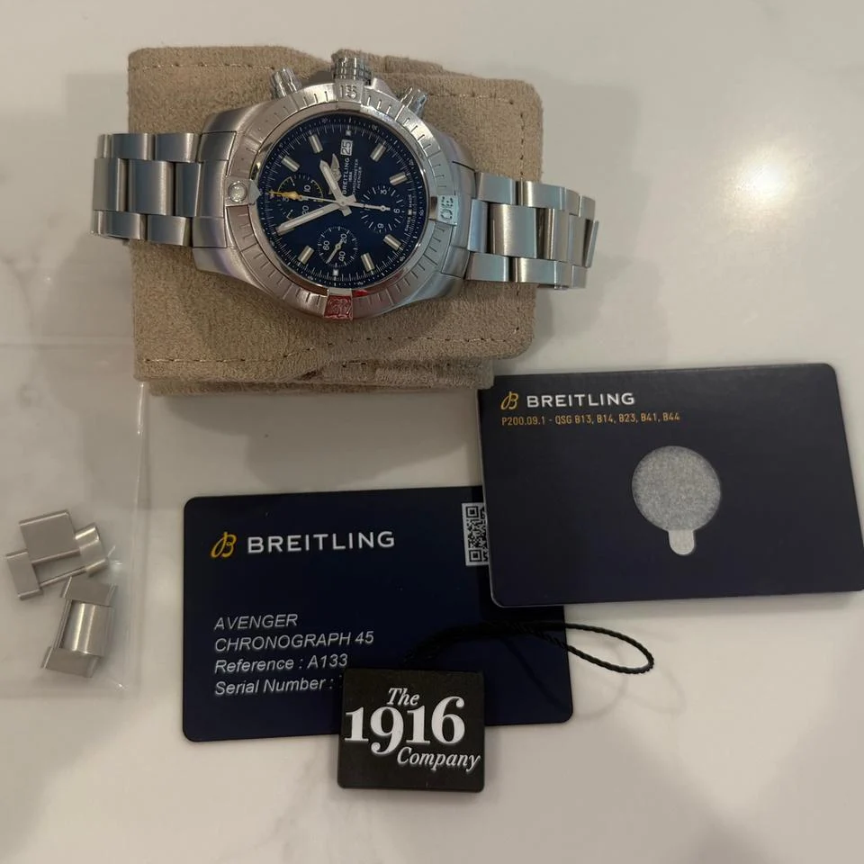 Breitling Avenger A13317101C1A1