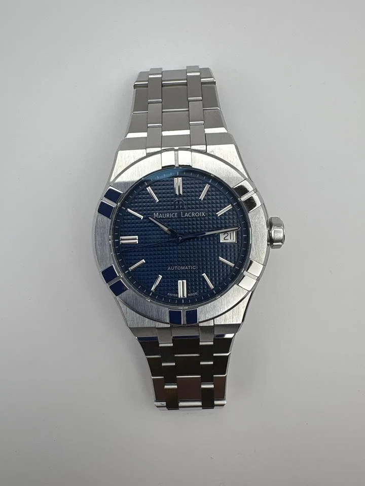 Maurice Lacroix AIKON AI6007-SS00F-430-C