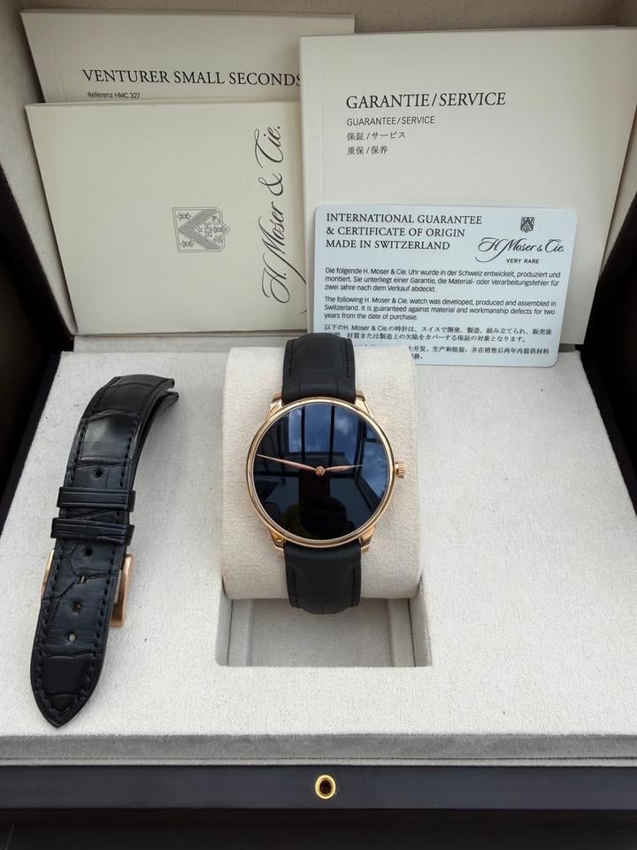 H.Moser & Cie. Venturer 2327-0410