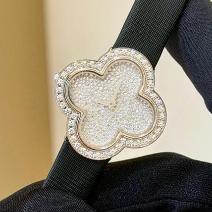 Van Cleef & Arpels VCARO4HR00
