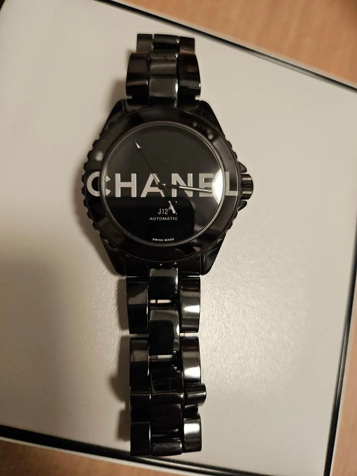 Chanel J12 H7418