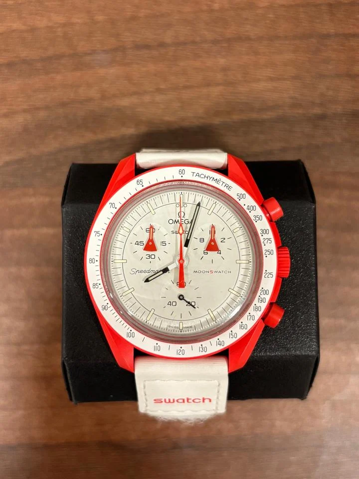 Swatch Moonswatch SO33R100
