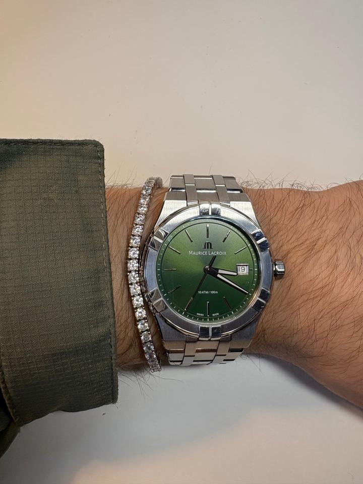 Maurice Lacroix AIKON AI1108-SS002-630-1